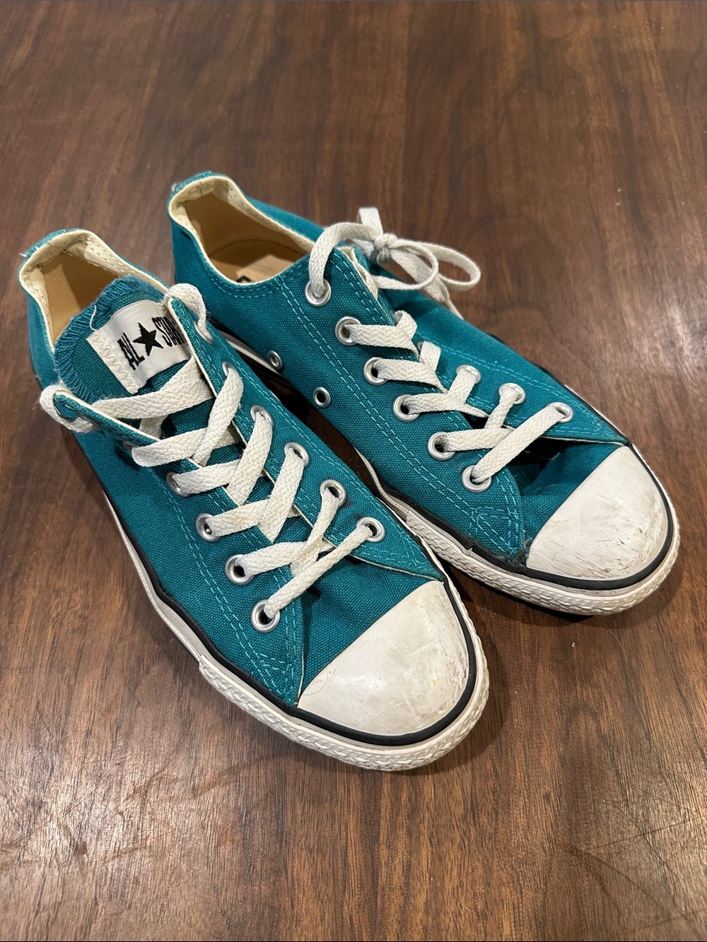 Vintage Converse women’s Teal Low-Top Canvas Sneakers
